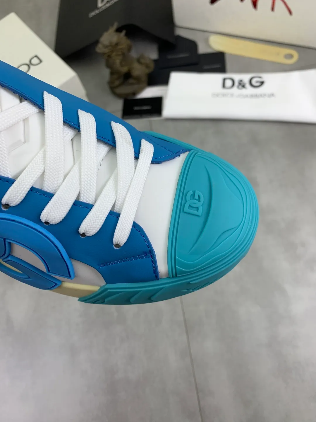 Men's shoes 💰P580💰 [New model] The latest hot style, top original quality, the official website synchronized with "DOLCE&GABBANA [Dolce & Gabbana] ~ High Quality." Effect Low-top casual DG men's shoes, loved by many celebrities, using high-end imported first-layer calfskin splicing logo design + cowhide feet, simple and elegant, perfectly interpreting the latest inspiration for shoes, integrating classics and fashion, luxury dreams, leading fashion Suitable for drivers, light and comfortable to drive, light and breathable for outdoor travel, high-end quality, trustworthy, 5️⃣color🉑️choice! Code number: 38-46